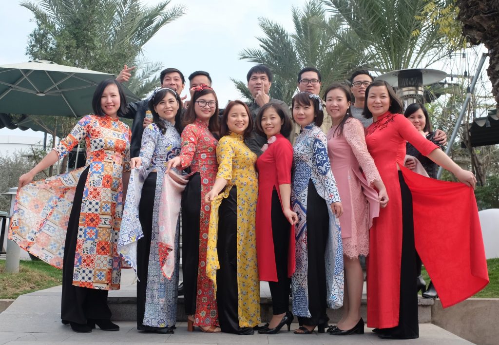 Ấn Hồng Year End Party 1