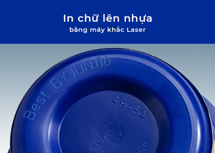 in-chu-len-nhua-bang-may-khac-laser